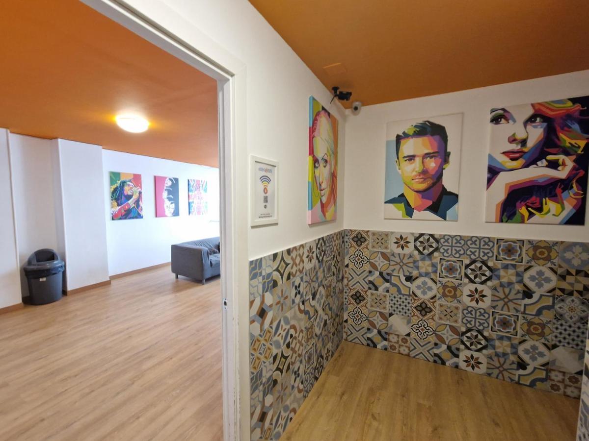 Arc House Barcelona Hostel Εξωτερικό φωτογραφία