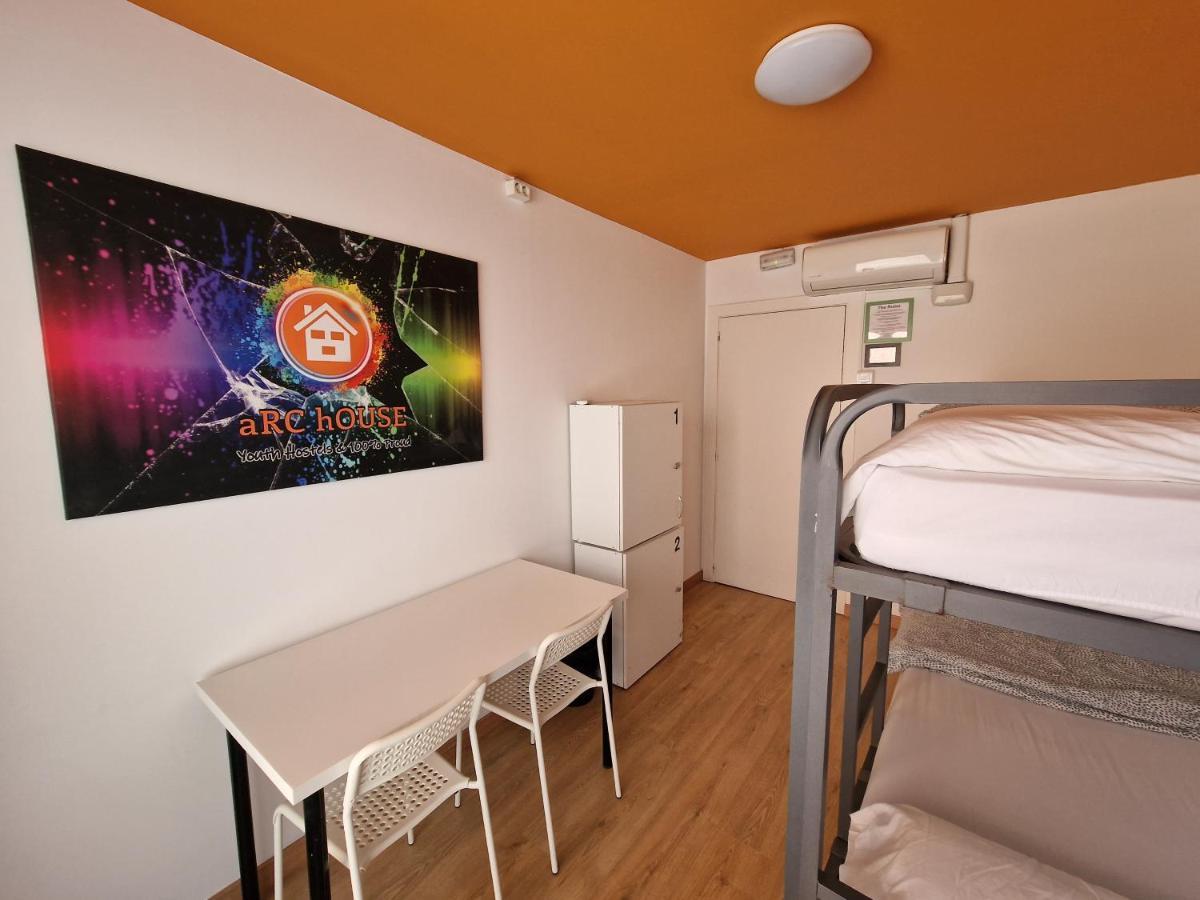 Arc House Barcelona Hostel Εξωτερικό φωτογραφία