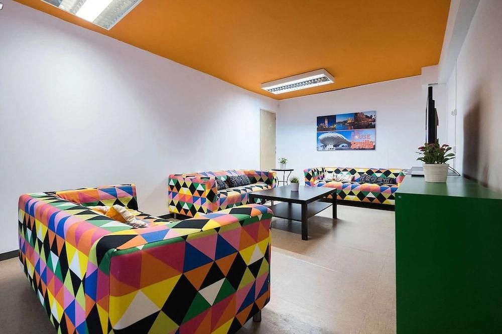 Arc House Barcelona Hostel Εξωτερικό φωτογραφία