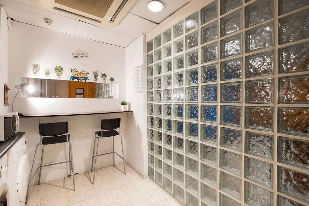 Arc House Barcelona Hostel Εξωτερικό φωτογραφία